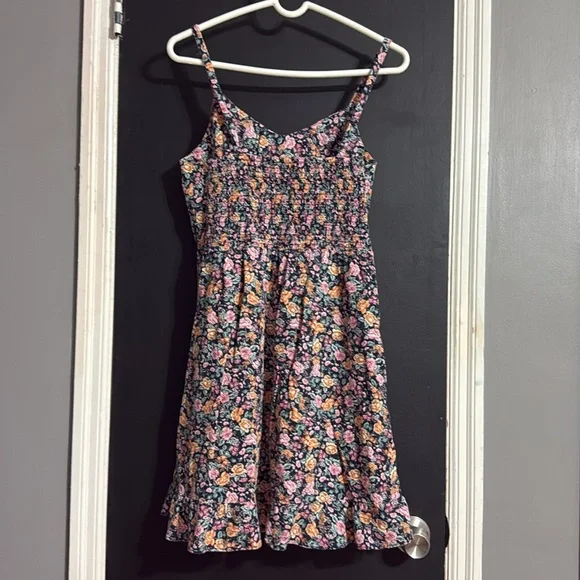 3/$14 Old Navy Floral Linen Blend Cami Mini Dress Size: M Length: 34” - Picture 2 of 7